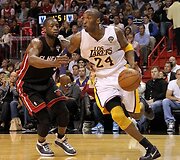 D.Wade'as ir L.Jamesas vedė &bdquo;Heat&ldquo; į pergalę prie&scaron; &bdquo;Lakers&ldquo; su Kobe Bryantu