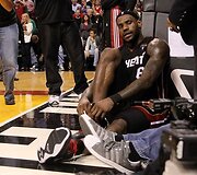 D.Wade'as ir L.Jamesas vedė &bdquo;Heat&ldquo; į pergalę prie&scaron; &bdquo;Lakers&ldquo; su Kobe Bryantu