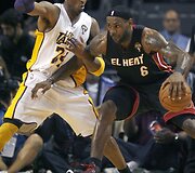 D.Wade'as ir L.Jamesas vedė &bdquo;Heat&ldquo; į pergalę prie&scaron; &bdquo;Lakers&ldquo; su Kobe Bryantu