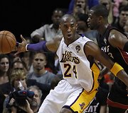 D.Wade'as ir L.Jamesas vedė &bdquo;Heat&ldquo; į pergalę prie&scaron; &bdquo;Lakers&ldquo; su Kobe Bryantu