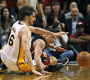 D.Wade'as ir L.Jamesas vedė &bdquo;Heat&ldquo; į pergalę prie&scaron; &bdquo;Lakers&ldquo; su Kobe Bryantu