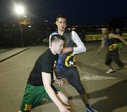 &bdquo;Lietuvos ryto&ldquo; krep&scaron;ininkų ir sporto žurnalistų rungtynių akimirka