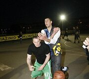 &bdquo;Lietuvos ryto&ldquo; krep&scaron;ininkų ir sporto žurnalistų rungtynių akimirka