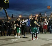 &bdquo;Lietuvos ryto&ldquo; krep&scaron;ininkų ir sporto žurnalistų rungtynių akimirka