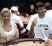 Prie pokerio stalo