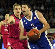 Su kamuoliu Manucharas Markoishvilis ( &bdquo;Bennet&ldquo;)