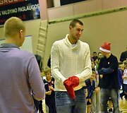Jonas Valančiūnas Sostinės krep&scaron;inio mokyklos &scaron;ventėje