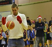 Jonas Valančiūnas Sostinės krep&scaron;inio mokyklos &scaron;ventėje
