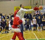 Jonas Valančiūnas Sostinės krep&scaron;inio mokyklos &scaron;ventėje