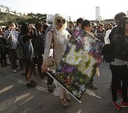 Lady Gagos fanai laukia prasidedančio koncerto