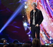 Troye Sivanas