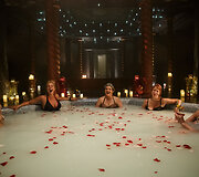 Filmas &bdquo;Tarp mūsų, mergaičių&ldquo;