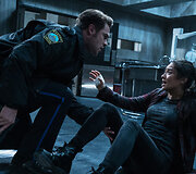 Grey Damonas ir Shay Mitchell siaubo filme &bdquo;Hanos Greis egzorcizmas&ldquo;