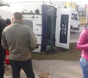 Kaune apvirto vilkikas.