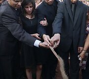 Jacinthos Saldanhos vyras Benas Barboza su vaikais Lisha ir Junalu