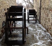Patvinusi Kruoja užliejo restauruotą Pakruojo dvarą