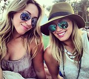Aktorė ir dainininkė Hilary Duff su seserimi Haylie