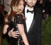 Tobey Maguire'as su žmona Jennifer