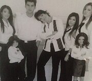 Kris Jenner su vaikai: Kim, Khloe, Kourtney ir Robu Kardashianais bei Kylie ir Kendall Jenner