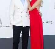 Norvegų dizaineris Peteris Dundas ir manekenė Lily Donaldson
