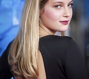 Zoe Levin