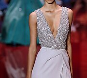 Elie Saabo auk&scaron;tosios mados modelis