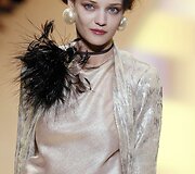 &bdquo;Armani Prive&ldquo; auk&scaron;tosios mados modelis