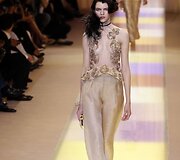 &bdquo;Armani Prive&ldquo; auk&scaron;tosios mados modelis
