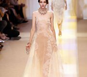 &bdquo;Armani Prive&ldquo; auk&scaron;tosios mados modelis