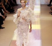 &bdquo;Armani Prive&ldquo; auk&scaron;tosios mados modelis