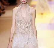&bdquo;Armani Prive&ldquo; auk&scaron;tosios mados modelis