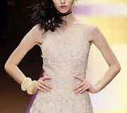 &bdquo;Armani Prive&ldquo; auk&scaron;tosios mados modelis