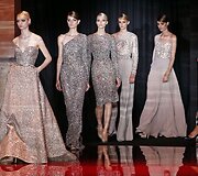 Elie Saabo auk&scaron;tosios mados modelis