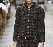 Joan Smalls &bdquo;Chanel&ldquo; auk&scaron;tosios mados pristatyme