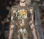 &bdquo;Valentino&ldquo; auk&scaron;tosios mados modelis