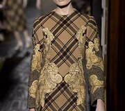 &bdquo;Valentino&ldquo; auk&scaron;tosios mados modelis