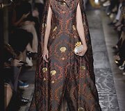 &bdquo;Valentino&ldquo; auk&scaron;tosios mados modelis