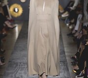 &bdquo;Valentino&ldquo; auk&scaron;tosios mados modelis