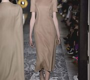&bdquo;Valentino&ldquo; auk&scaron;tosios mados modelis