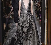 &bdquo;Valentino&ldquo; auk&scaron;tosios mados modelis