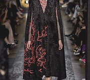 &bdquo;Valentino&ldquo; auk&scaron;tosios mados modelis
