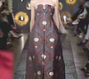 &bdquo;Valentino&ldquo; auk&scaron;tosios mados modelis