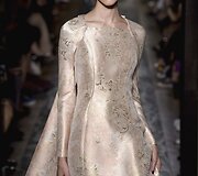 &bdquo;Valentino&ldquo; auk&scaron;tosios mados modelis