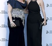 Princesė Eugenie su mama Jorko grafiene Sarah Ferguson