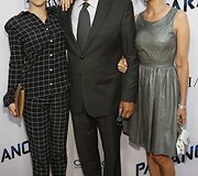 Harrisonas Fordas su žmona Calista Flockhart ir dukra Georgia Ford