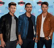 Grupė &bdquo;Jonas Brothers&ldquo;: Nickas Jonas, Joe Jonas ir Kevinas Jonas