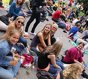 Robbie Williamso gerbėjai renkasi į jo koncertą Taline