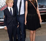 Ethanas Hawke'as su savo ir Umos Thurman vaikais Roanu ir Maya Thurman-Hawke