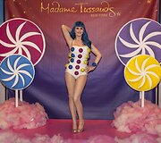 Va&scaron;kinė Katy Perry skulptūra
