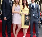 Jay Roachas, Chloe Moretz, Julianne Moore ir Josephas Gordonas-Levittas